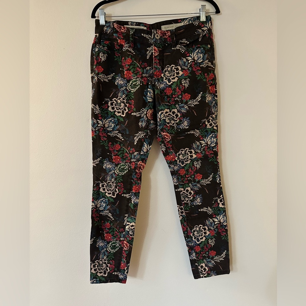 LIKE NEW- Anthropologie Pilcro Mid Rise Skinny Black Floral Jeans - Picture 5 of 16